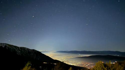 Sumece Ski Chalet | Discover Planinska kuća "Sedam Vlašića" with Oceanfront Views
