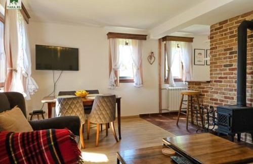 Kremna Apartment | Planinska kuća Sević