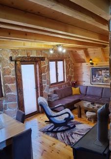 Zabljak House | Exceptional Stay at Planinska Kuca: Family-Friendly Retreat