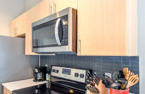 Legacy Park Apartment | Plano Executive 1BD Apartment: Pet Friendly & Pool Access