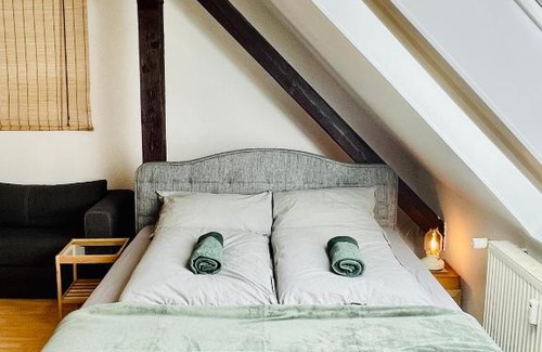 Halle Apartment | Cozy Retreat: Perfect Getaway for You and Your Family