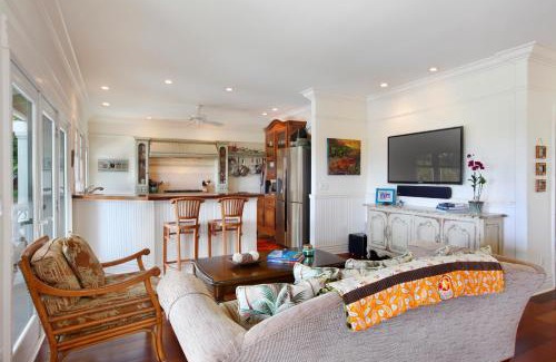 Poipu House | Relaxing Plantation Cottage at Poipu with Pool & Hot Tub