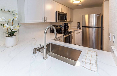 Crystal River Resort | Relax at Plantation Resort on Crystal River with Premium Amenities