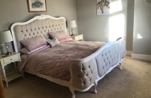 Wrexham Bed & Breakfast | Family-Friendly Retreat at Plas Bostock Farm - Rated 9.7/10