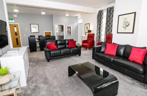 Saint Asaph House | Pet-Friendly Retreat at Plas Coch: Your Perfect Getaway