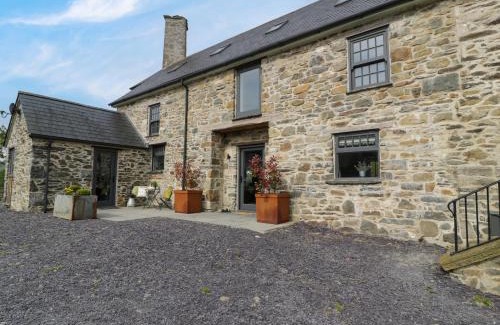 Abergele House | Elegant Getaway at Plas Glan Yr Afon - 4-Star Comfort