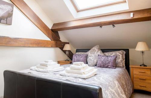 Eglwysbach House | Discover PLAS IWRWG GRANARY - Unique North Wales Barn Stay