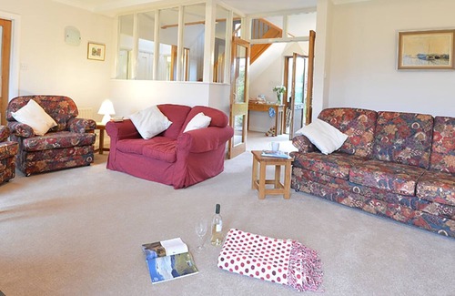 Llanrwst Cottage | PLAS MADOG ISA, pet friendly, with a garden in Llanrwst