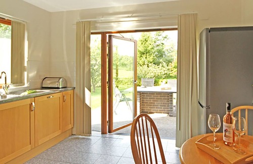 Llanrwst Cottage | PLAS MADOG ISA, pet friendly, with a garden in Llanrwst