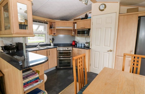 Cylch-Y-Garn Cottage | Plas Tirion Caravan