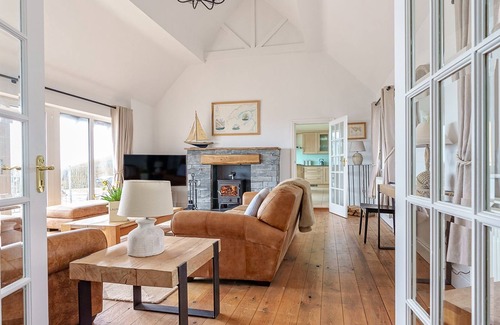 Mynytho Cottage | Plas y Foel - a cottage that sleeps 12 guests in 6 bedrooms