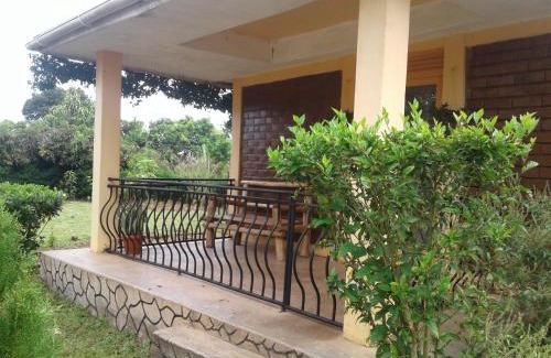 Entebbe Cabin | Eco-Friendly Plastic Bottles House - Guest Rated 9.5/10
