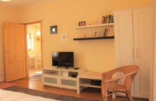 Csemo Apartment | Family-Friendly Retreat at Platán Vendégház - Rated 9.7/10