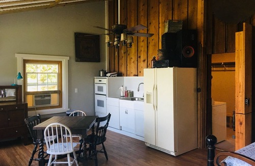 Sparta Cabin | Mountain Retreat with Breathtaking Views, Pet Friendly