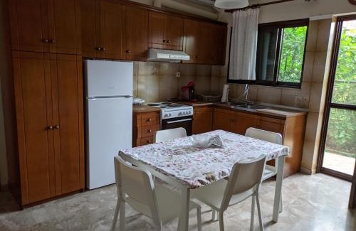 Karditsa Apartment | Family-Friendly Plateia Home with 9.2/10 Guest Ratings