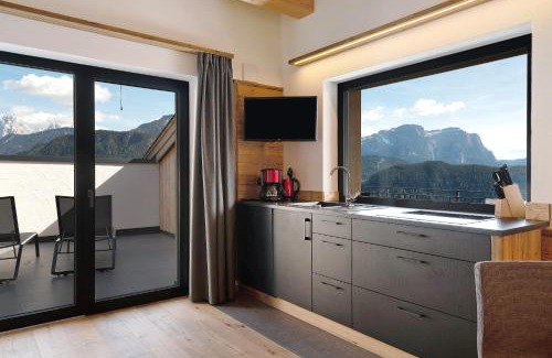 Lajen Apartment | Pet-Friendly Platiederhof Apt Tschöfas - Guest Rated 10/10
