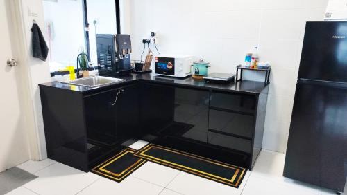 Taman Bukit Mewah Apartment | Platino 13 Pax, Mins away from Paradigm & Legoland