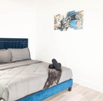 Peak's Suburban Addition Apartment | Contemporary Chrome Escape: Family-Friendly Stay Awaits