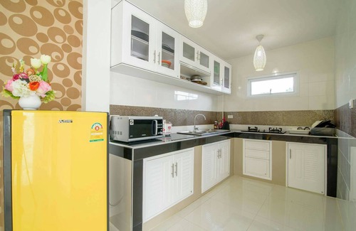 Hin Lek Fai Villa | Relax in Comfort at Platoo Pool Villa with Private Pools