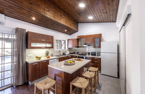 Platres Villa | Forest-View Cottage in Platres with Breakfast & Family-Friendly