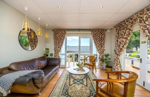 Plattekloof House | Top-Rated Plattekloof Premium Lodge with Breakfast & Kitchen