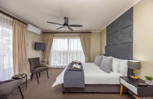 Plattekloof House | Top-Rated Plattekloof Premium Lodge with Breakfast & Kitchen