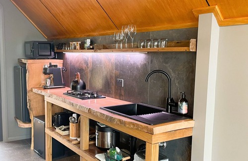 Dundee Cabin | Platypus Bend Eco Retreat - Off Grid rural hideaway