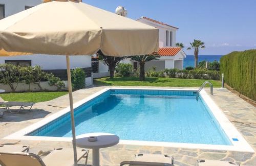 Kissonerga Villa | Platzia Beach Villas: Oceanfront Bliss with 9.4/10 Rating