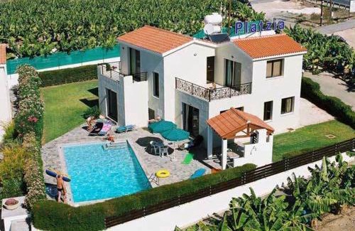 Kissonerga Villa | Platzia Beach Villas: Oceanfront Bliss with 9.4/10 Rating