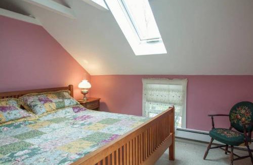 Palenville Apartment | Experience Fun-Filled Days and Peaceful Nights by the Stream