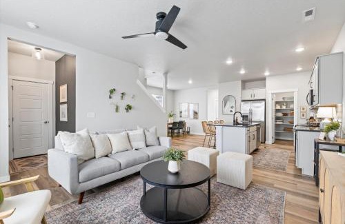 Meridian House | Family-Friendly Getaway with Waffle Bar and Entertainment
