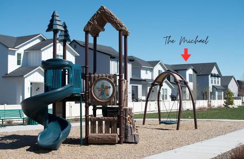 Meridian House | Family-Friendly Getaway with Waffle Bar and Entertainment