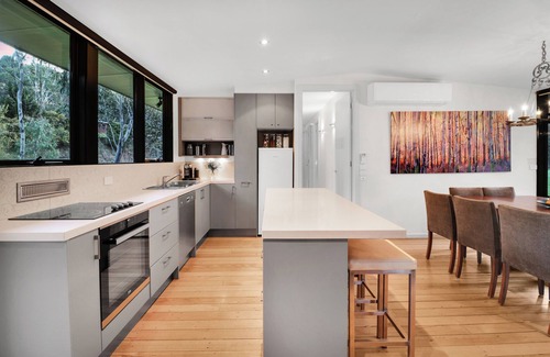 Merrijig House | Discover Play Shack® Riverfront: Best Family Accommodation