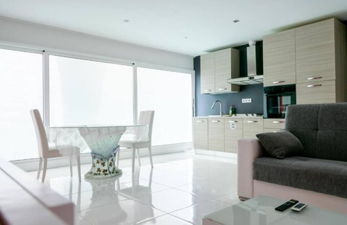 Castelldefels Apartment | Relaxing Apartment Just 3 Minutes from Playa in Castelldefels