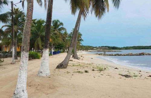 San Antero House | Beautiful Playa Blanca Sanantero: Beachfront Family Retreat