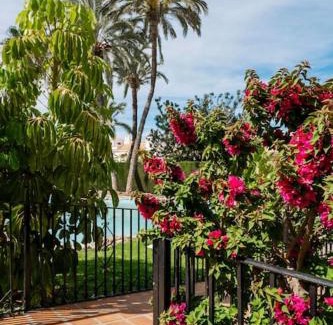 Los Arenales del Sol Villa | Relaxing Playa Carabassi Villa with Pool and Pet-Friendly Amenities