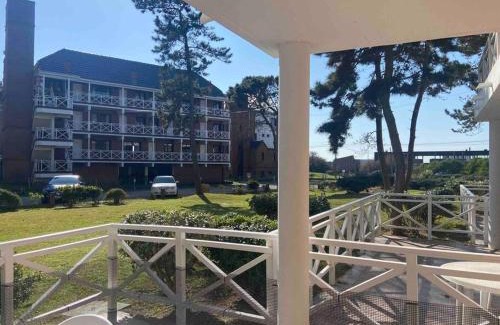 Costa del Este Apartment | Peaceful Oceanfront Retreat with Pet-Friendly Amenities