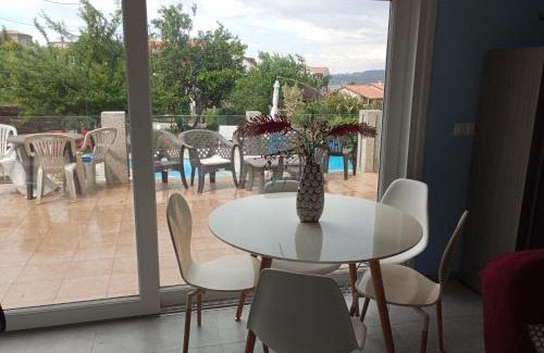 Cangas Apartment | Discover Playa de Areabrava: Family-Friendly & Pool Access