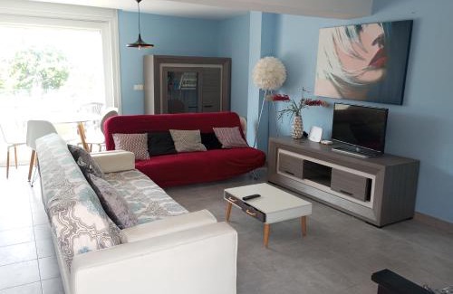 Cangas Apartment | Discover Playa de Areabrava: Family-Friendly & Pool Access