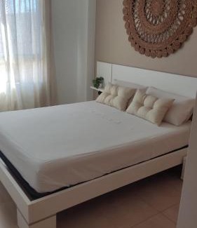 Canet de Berenguer Apartment | Experience Playa de Canet with Grand Terrace & Pool