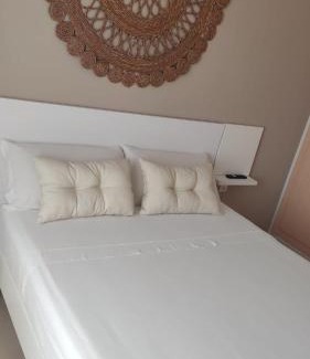 Canet de Berenguer Apartment | Experience Playa de Canet with Grand Terrace & Pool