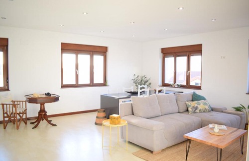 Lira Apartment | Oceanfront Escape at Playa de Carnota - SondeLira Awaits
