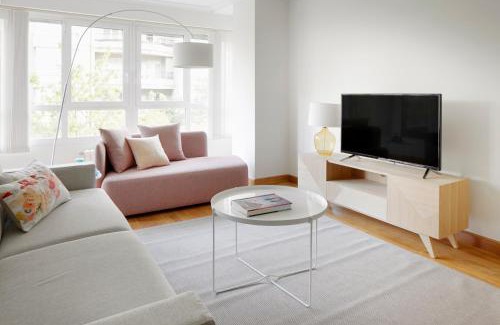 Antiguo Apartment | Family-Friendly Stay at Playa de Ondarreta 2 - Rated 9.1