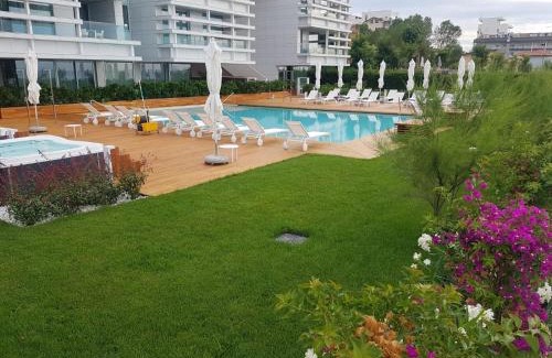 Lido di Jesolo Apartment | Experience Playa Dorada: 4-Star Hotel with Ocean Views