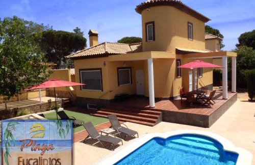 Isla Cristina House | Relax at Playa Eucaliptos 1A: Oceanfront & Pet Friendly
