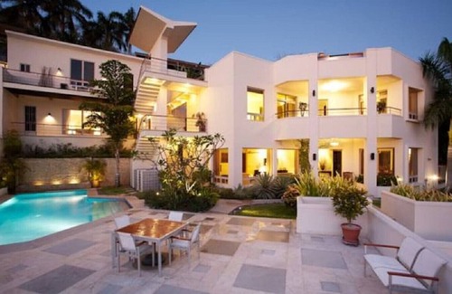 Playa Flamingo Villa | Playa Flamingo: Oceanside Villa with Rooftop Jacuzzi & Spa