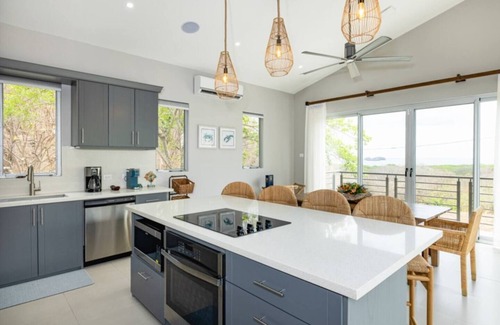Panama Beach House | Unforgettable Family Retreat with Ocean View in Hermosa Beach