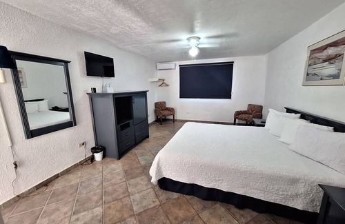 Benito Juarez Hotel | Relax at Playa Inn Rocky Point with Pool & Spa Amenities