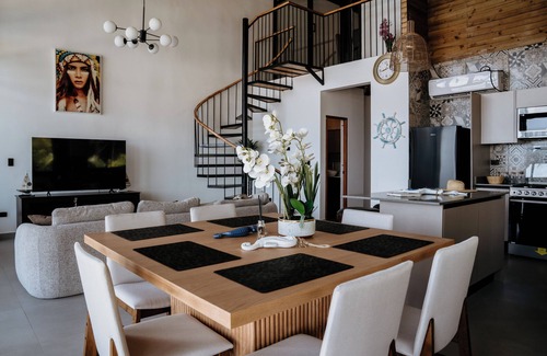 Las Escobas del Venado Villa | Playa Laska – Oceanfront Luxury Villa with Pools in Playa Venao