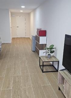 Raval Roig Hotel | Relax at Playa Postiguet: Pet-Friendly with Hot Tub